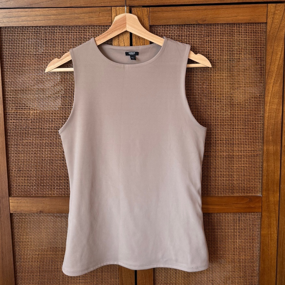 Body Contour High Compression High Neck Cropped Tank